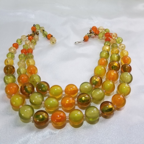 3 strand beaded necklace. Multicolor peach, green, tangerine. Circa 1950s/1960s. - Picture 2 of 14